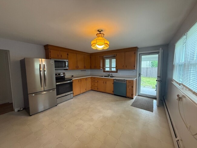 Building Photo - Charming 3-Bedroom Single-Family Home