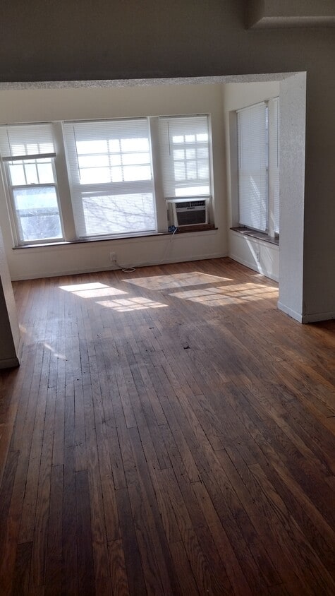 Foto del edificio - 3431 Holmes St