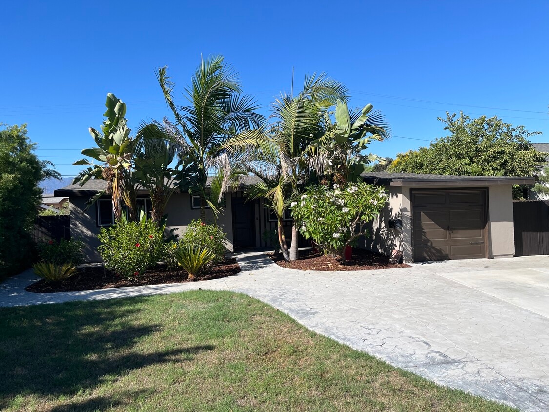 Front of House - 1825 Walnut Creek Ct