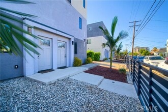Building Photo - 1423 S New Hampshire Ave