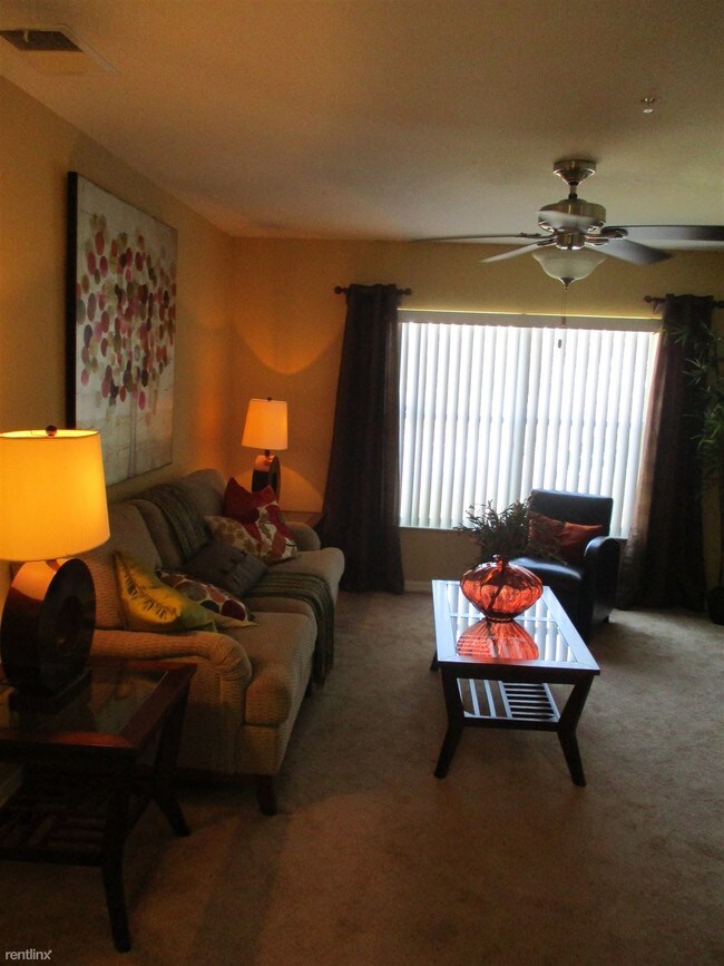 Building Photo - 10660 Clear Lake Loop