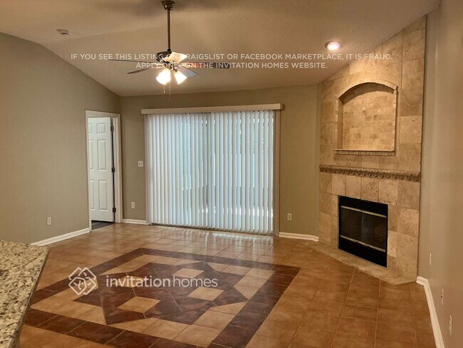 Building Photo - 1672 Northglen Cir