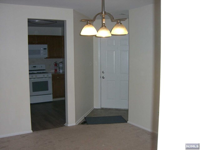 Building Photo - 1303 Paddington Rd