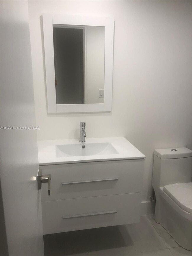 Foto del edificio - 10185 Collins Ave