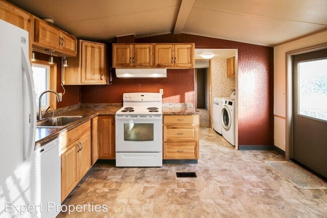 Building Photo - 2 br, 2 bath House - Washington Street, 770