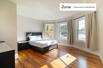 Building Photo - Room in Shared 5 bed/2 bath home in Roxbury