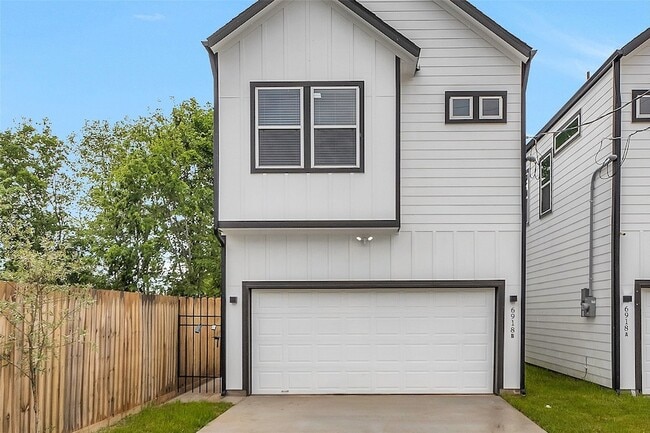 Building Photo - 6918 Dumble St