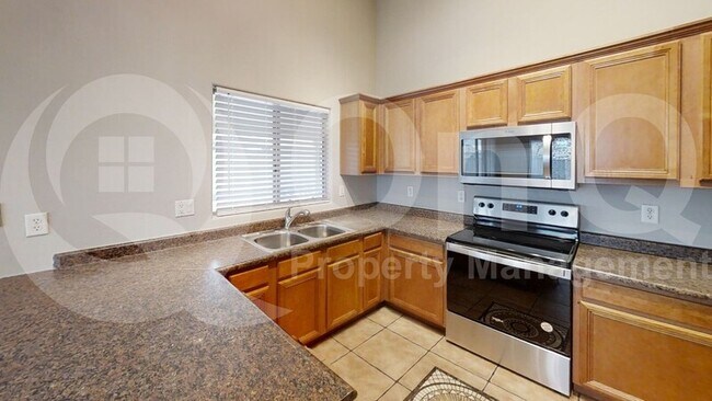 Building Photo - 5444 W Grove St