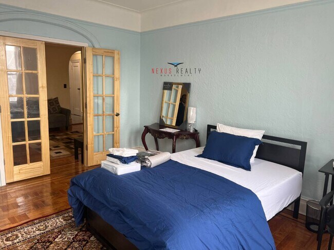 Building Photo - 33-19 69th St