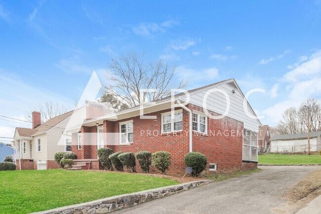 Building Photo - Quaint 3 Bedroom, 2 Bathroom- Located in W...
