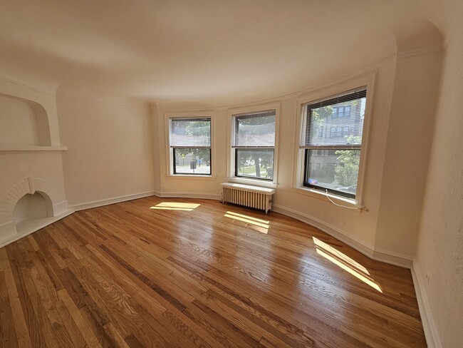 Building Photo - 5507 N Campbell Ave