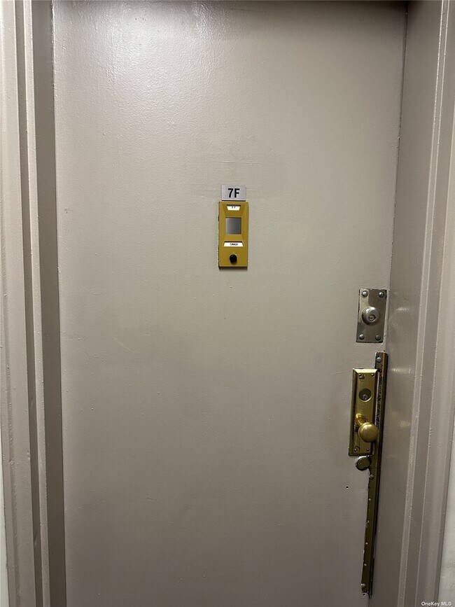 Foto del edificio - 175-45 88th Ave
