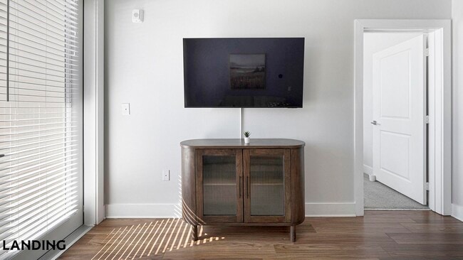 Building Photo - 701 Rahling Rd