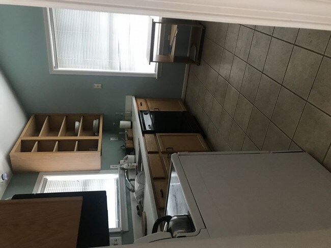 Building Photo - 1443 Glenside Green