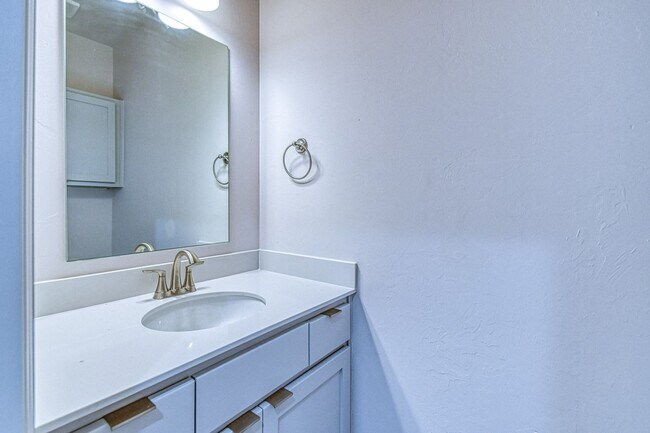 Foto del edificio - Brand New Construction!  Lawn care included!