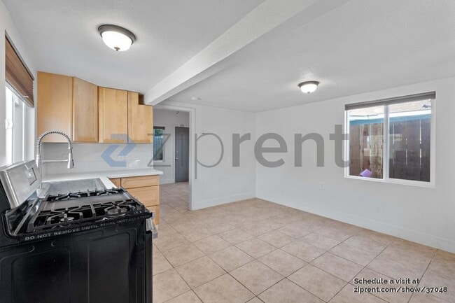 Building Photo - 1323 Monterey Ave