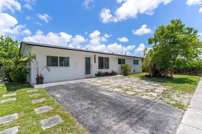 Foto del edificio - 10851 SW 152nd St