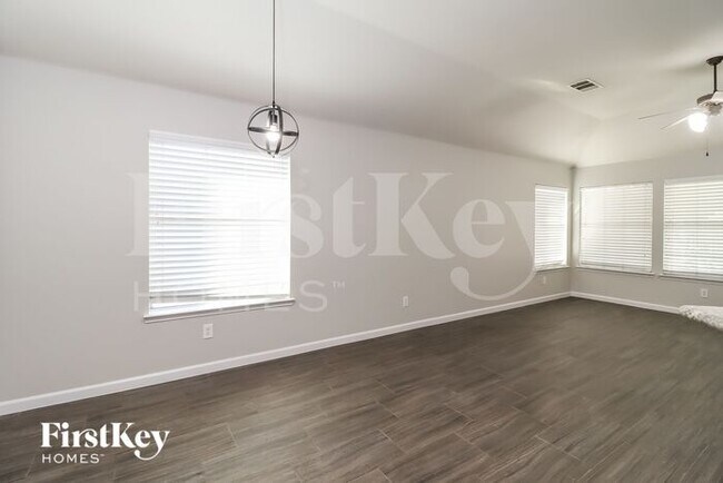 Foto del edificio - 10737 Emerald Park Ln