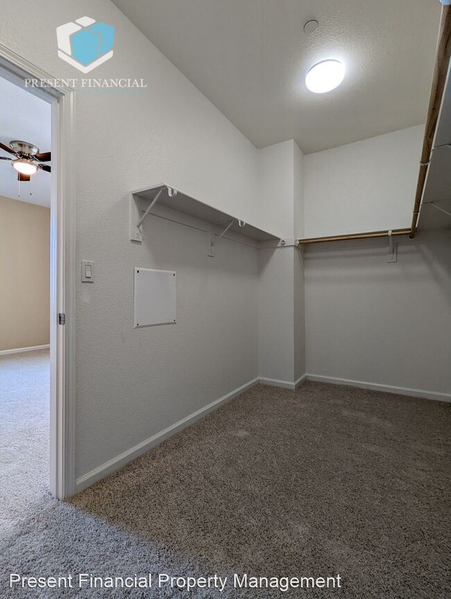 Building Photo - 4 br, 2.5 bath House - 355 B St.