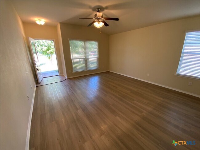 Foto del edificio - 5205 Cicero Dr