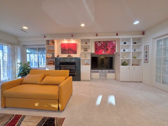 Building Photo - 1025 Rosewood Dr