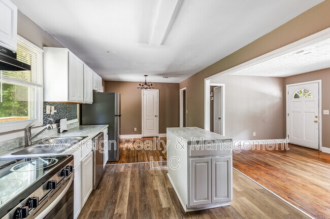Building Photo - 2833 Cardo Dr NW