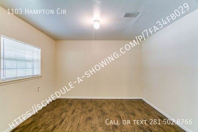 Building Photo - 1103 Hampton Cir