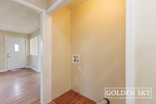 Foto del edificio - 9912 Washington St