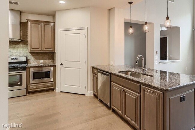 Building Photo - 3 br, 3 bath House - 4100 Pequin Dr