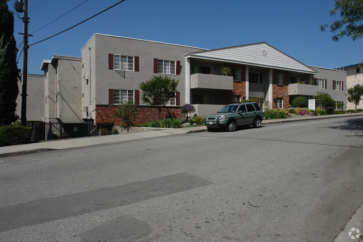 Foto del edificio - 1681 Amberwood Dr