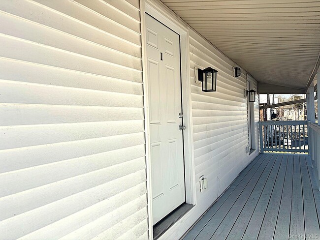 Building Photo - 447 NY-376