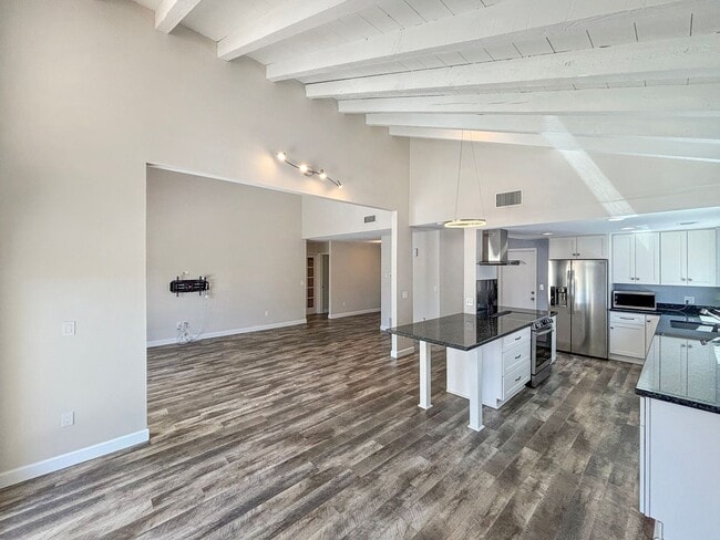 Building Photo - Stunning 3BD/2BA House in San Carlos w/ Ce...