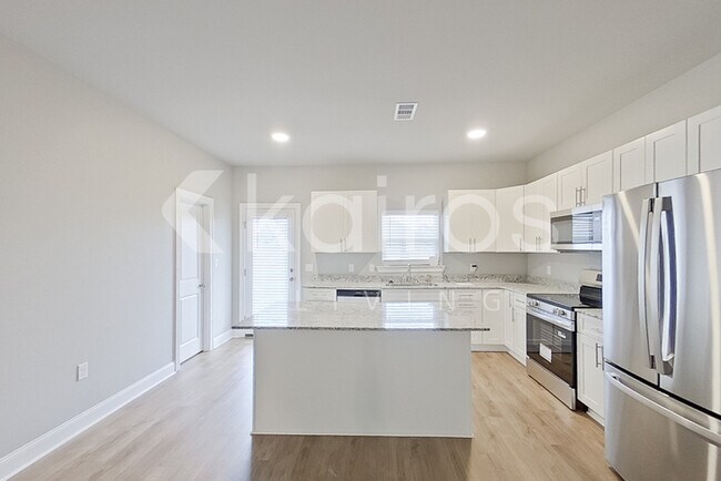 Foto del edificio - 22834 Balsam Dr