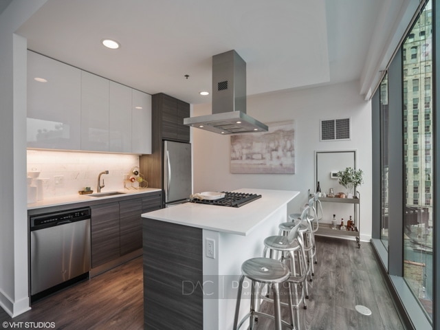 Photo - 355 W Hubbard St Apartment