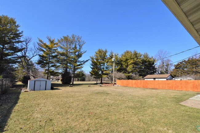 Foto del edificio - 715 Sunset Ln