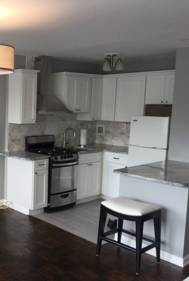 Foto del edificio - 6641 Wakefield Dr