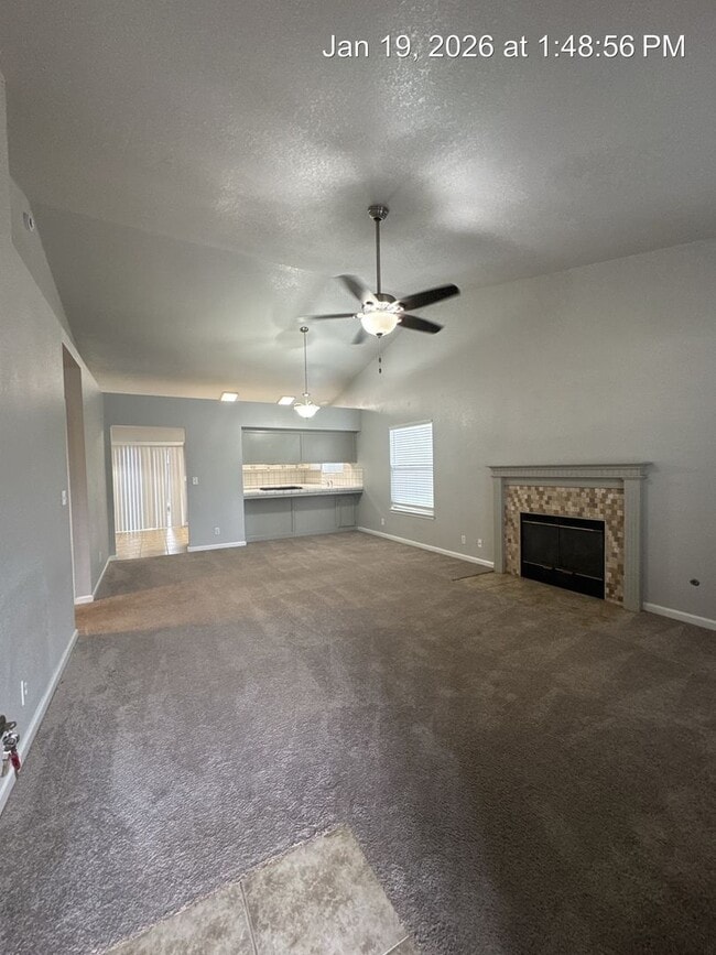 Building Photo - 3 Bedroom Home Available Now!!