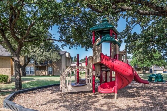 Foto del edificio - 1800 Sotogrande Blvd