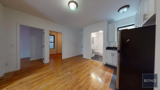 Foto del edificio - 441 W 51st St