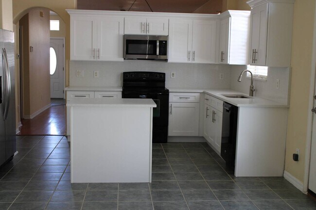 Foto del edificio - 353 Heather Hills Dr