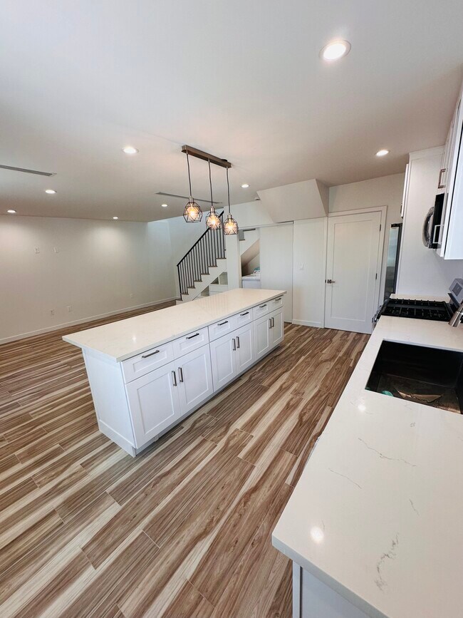 Foto del edificio - 14233 Hart St