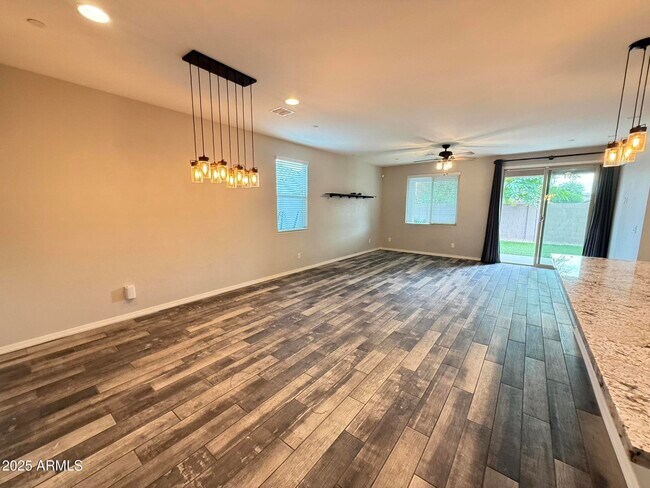 Building Photo - 21217 W Granada Rd