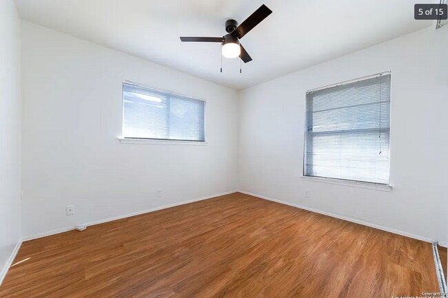 Foto del edificio - 107 Oak Valley Dr
