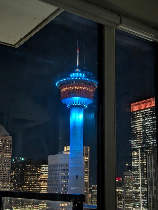 Building Photo - 201 10 Av SE