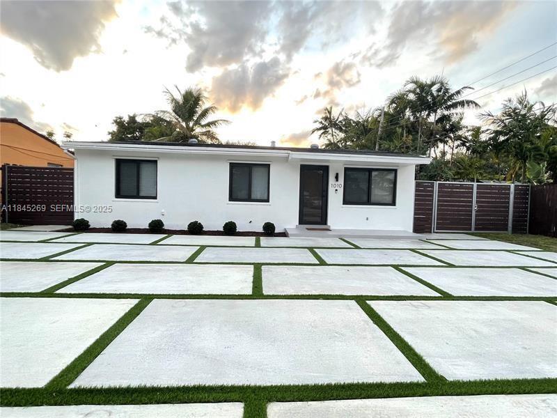 Photo - 1010 North 31st Court, Hollywood, FL 33021 - 3 BR 2 BA single-family home