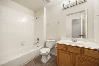 Building Photo - 7711 Summer Shore Dr