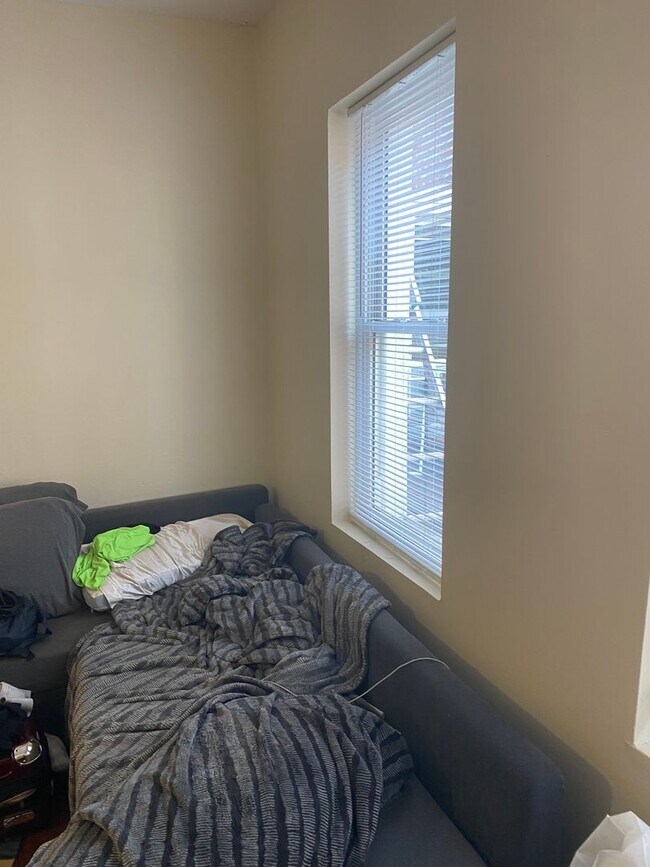 Foto del edificio - 894 Colburn St