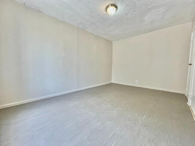Building Photo - 1 bedroom in New York NY 10474