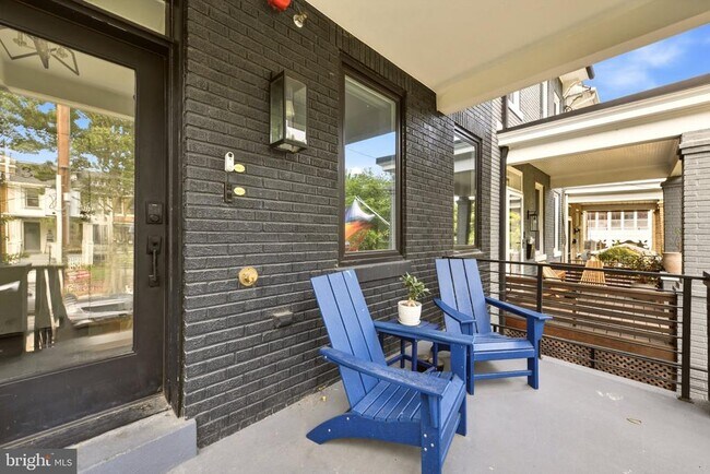 Foto del edificio - 320 Webster St NW