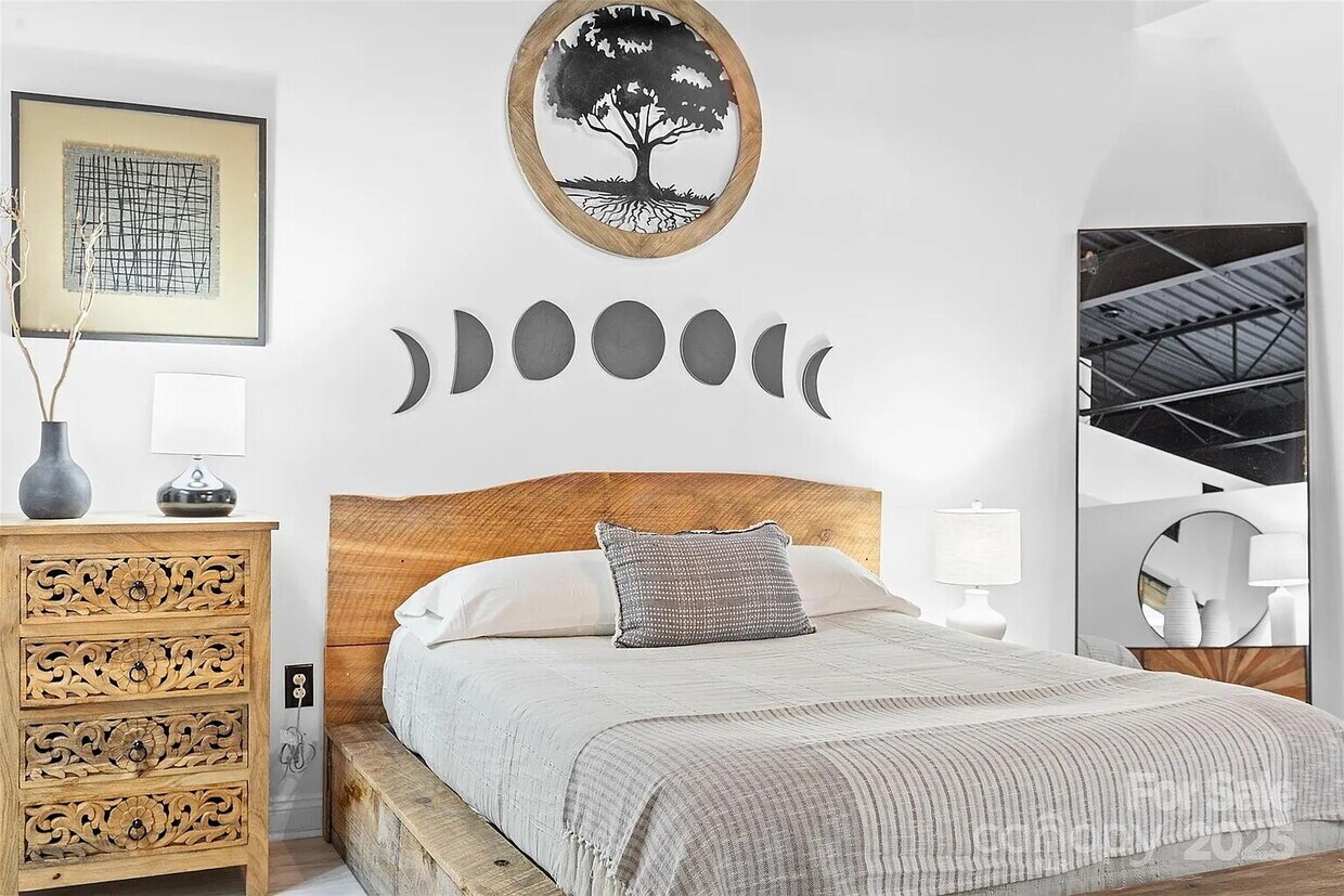 Foto principal - "Chic Urban Living: Spacious 1-Bedroom Ret...